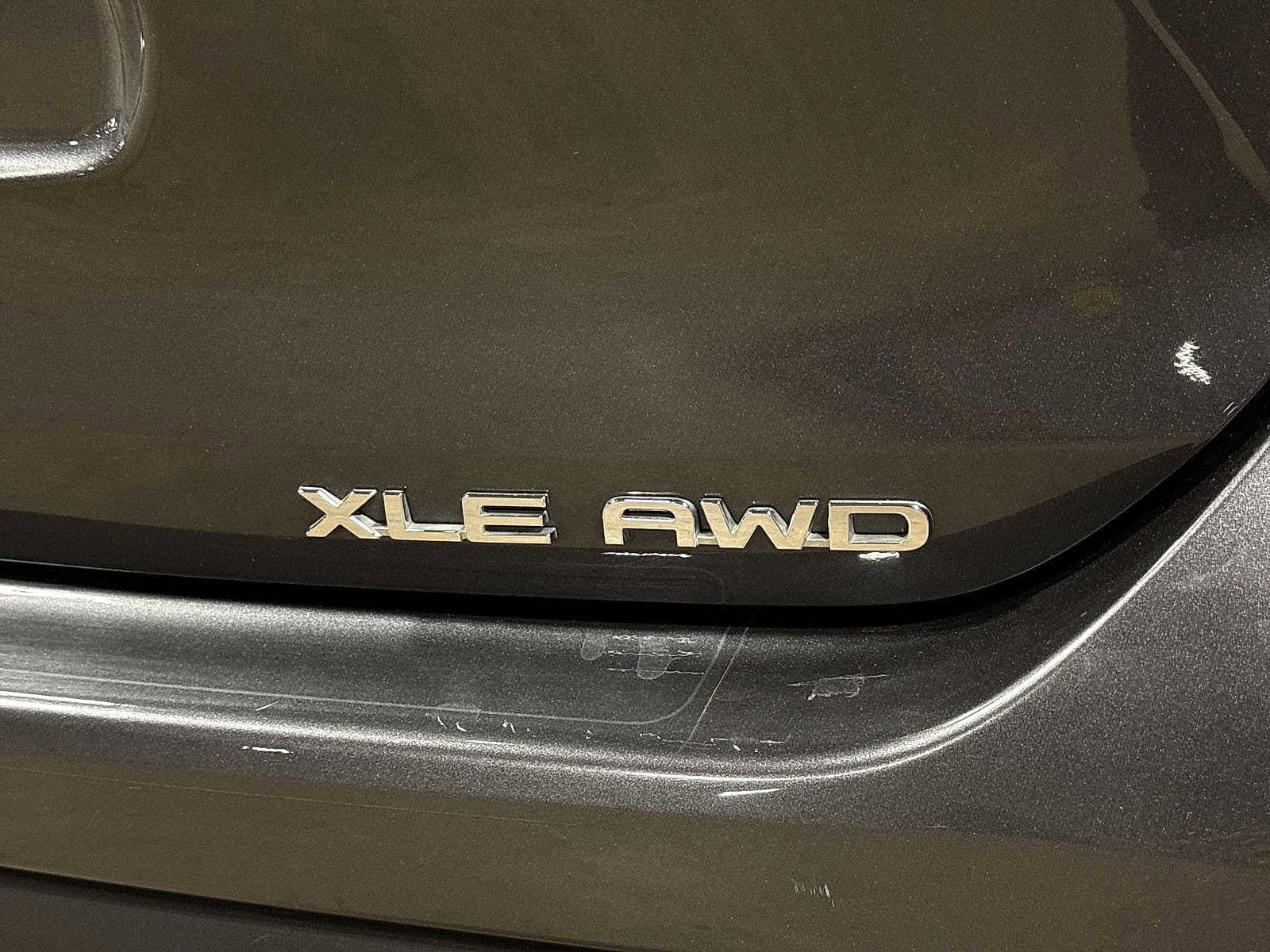 Thumbnail: 2023 Toyota Highlander - 28