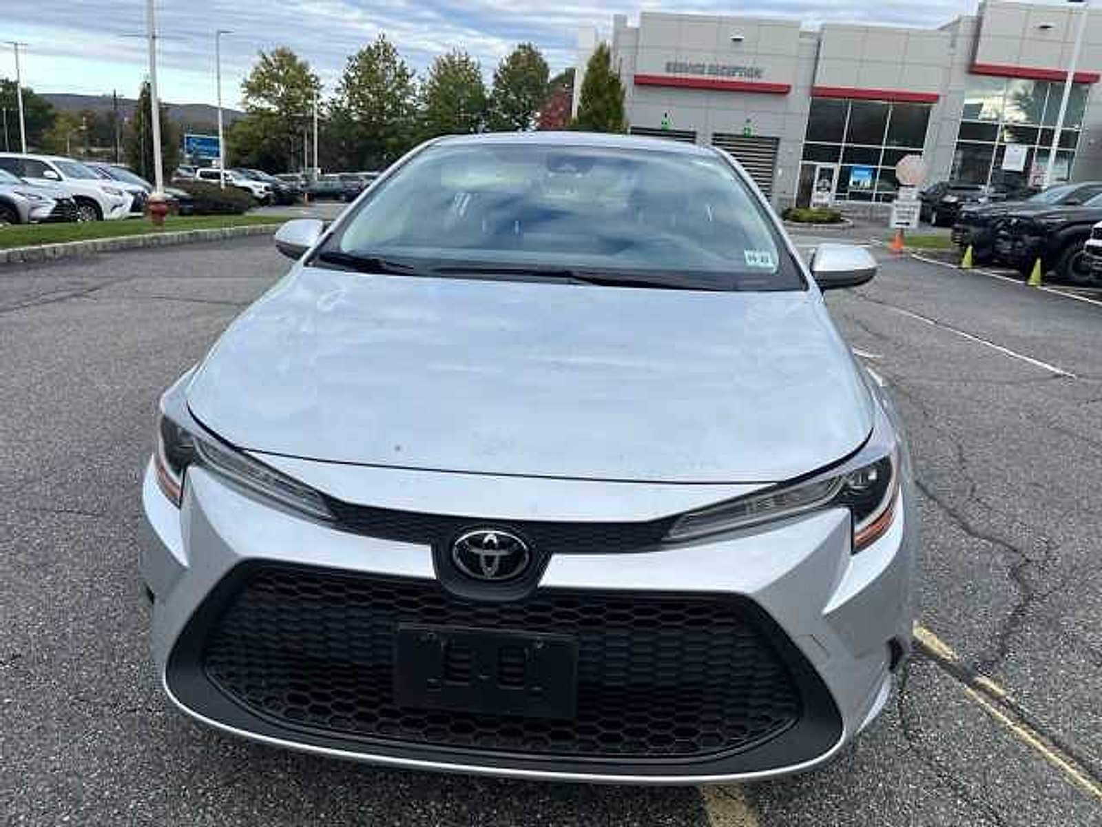 Used 2022 Toyota Corolla LE with VIN JTDEPMAEXN3032950 for sale in Kansas City