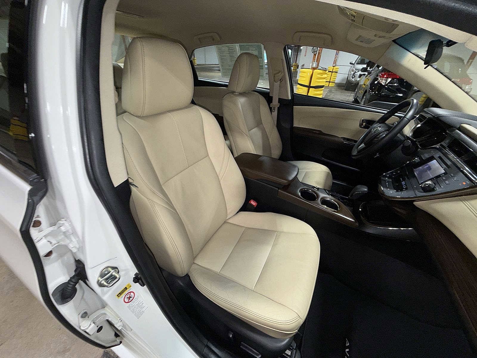 Thumbnail: 2014 Toyota Avalon - 16