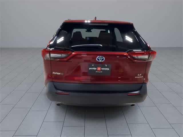 2022 Toyota RAV4 LE 7