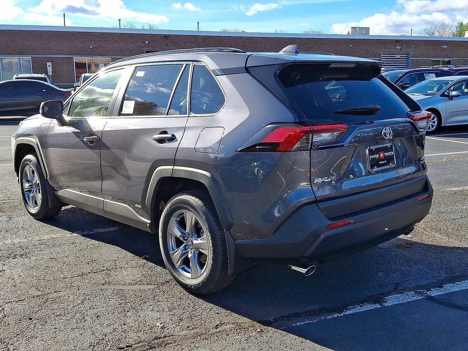 Thumbnail: 2025 Toyota RAV4 - 11