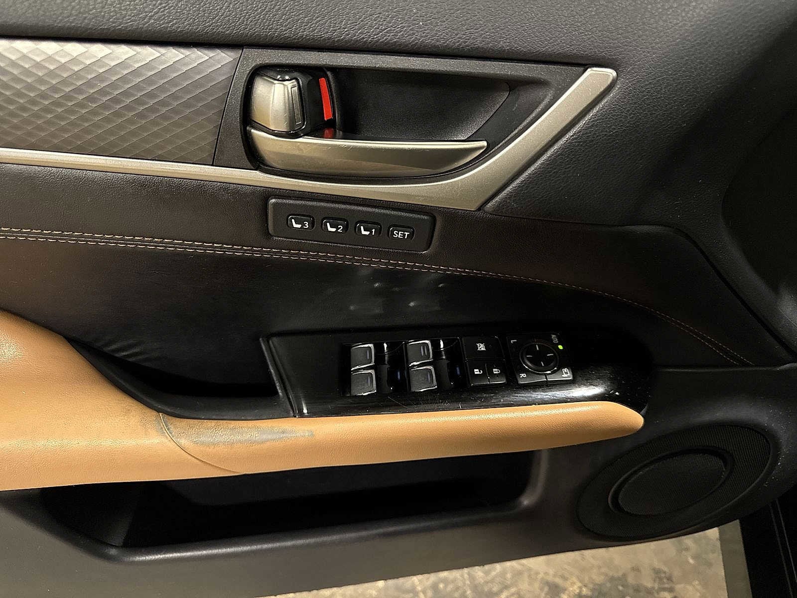 Thumbnail: 2018 Lexus GS - 22