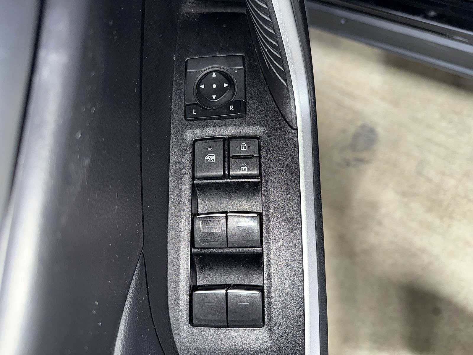 Thumbnail: 2023 Toyota RAV4 - 22