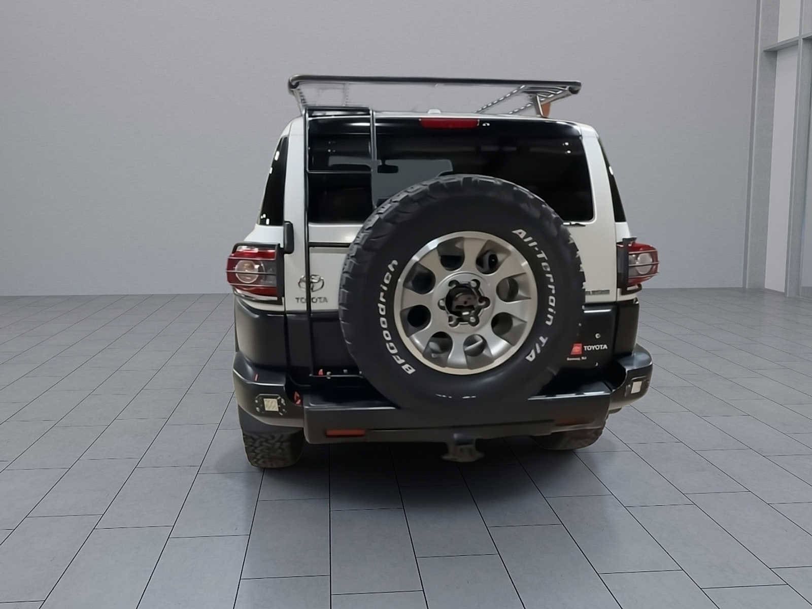 Thumbnail: 2013 Toyota FJ Cruiser - 3