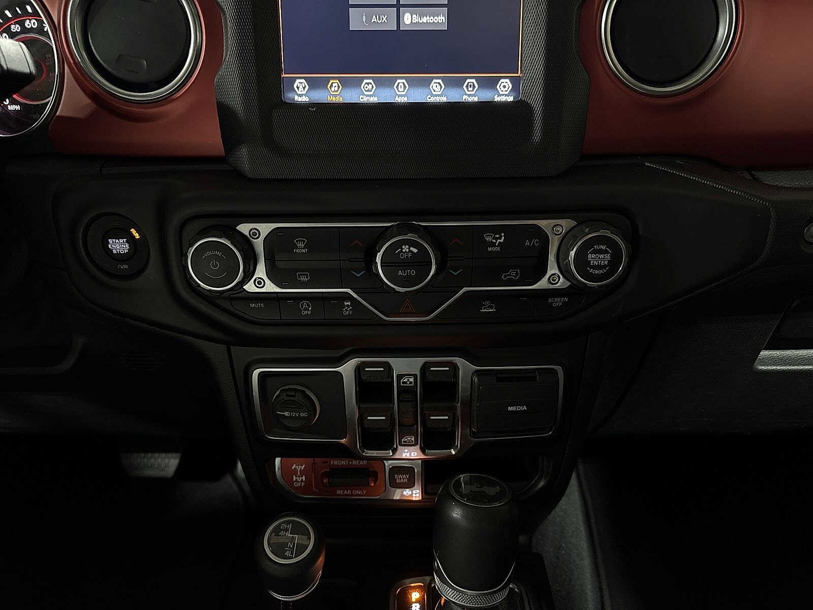 Thumbnail: 2021 Jeep Wrangler - 20