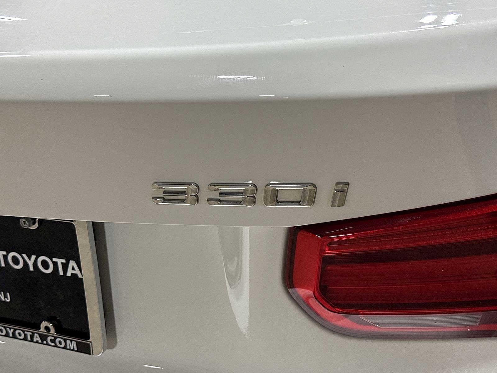 Thumbnail: 2017 BMW 3 Series - 28