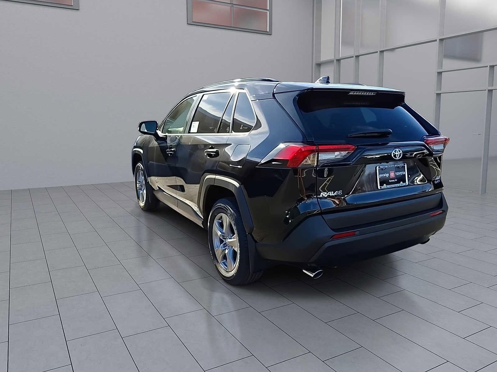 Thumbnail: 2025 Toyota RAV4 - 9