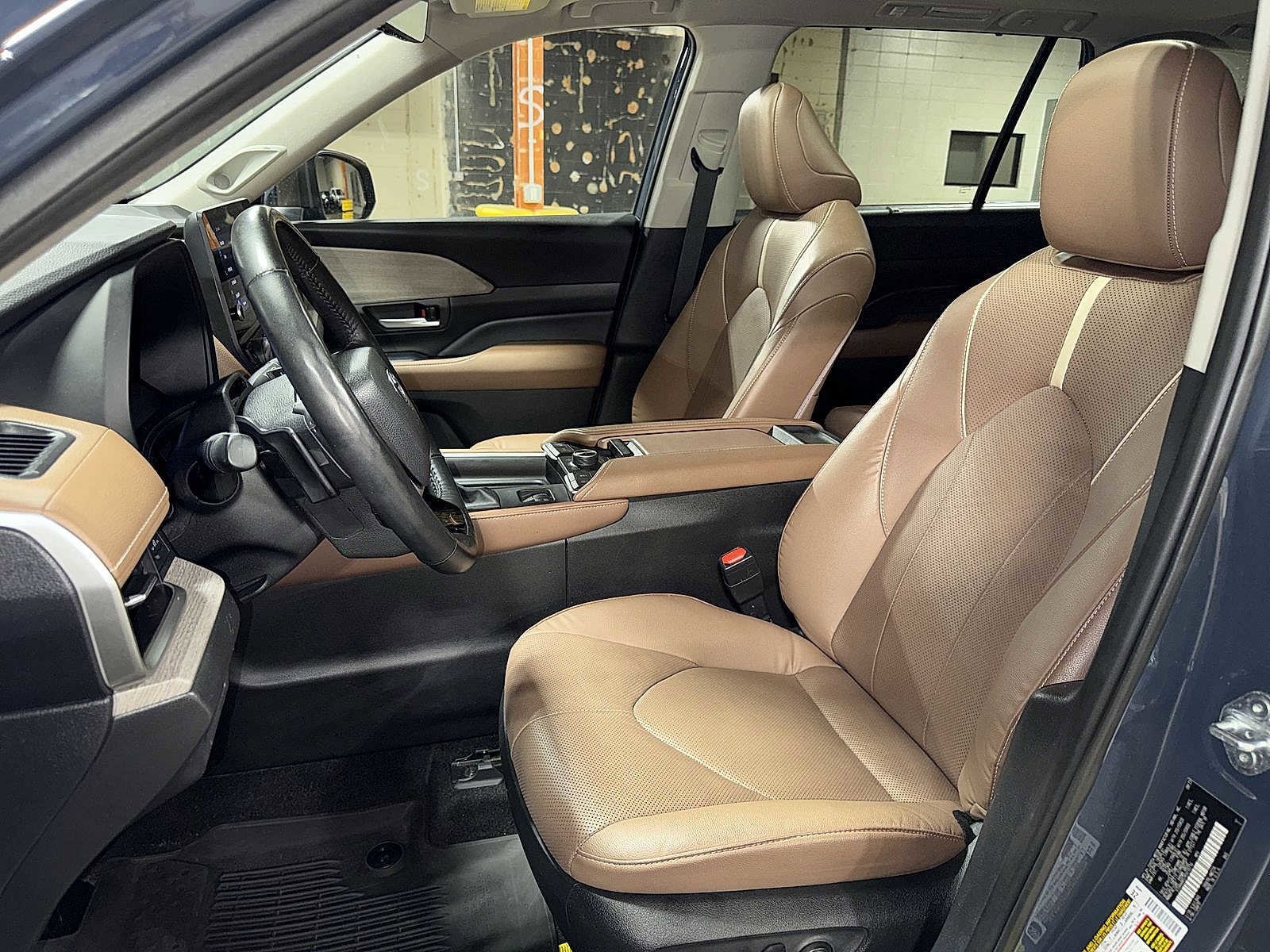 Thumbnail: 2024 Toyota Grand Highlander - 15
