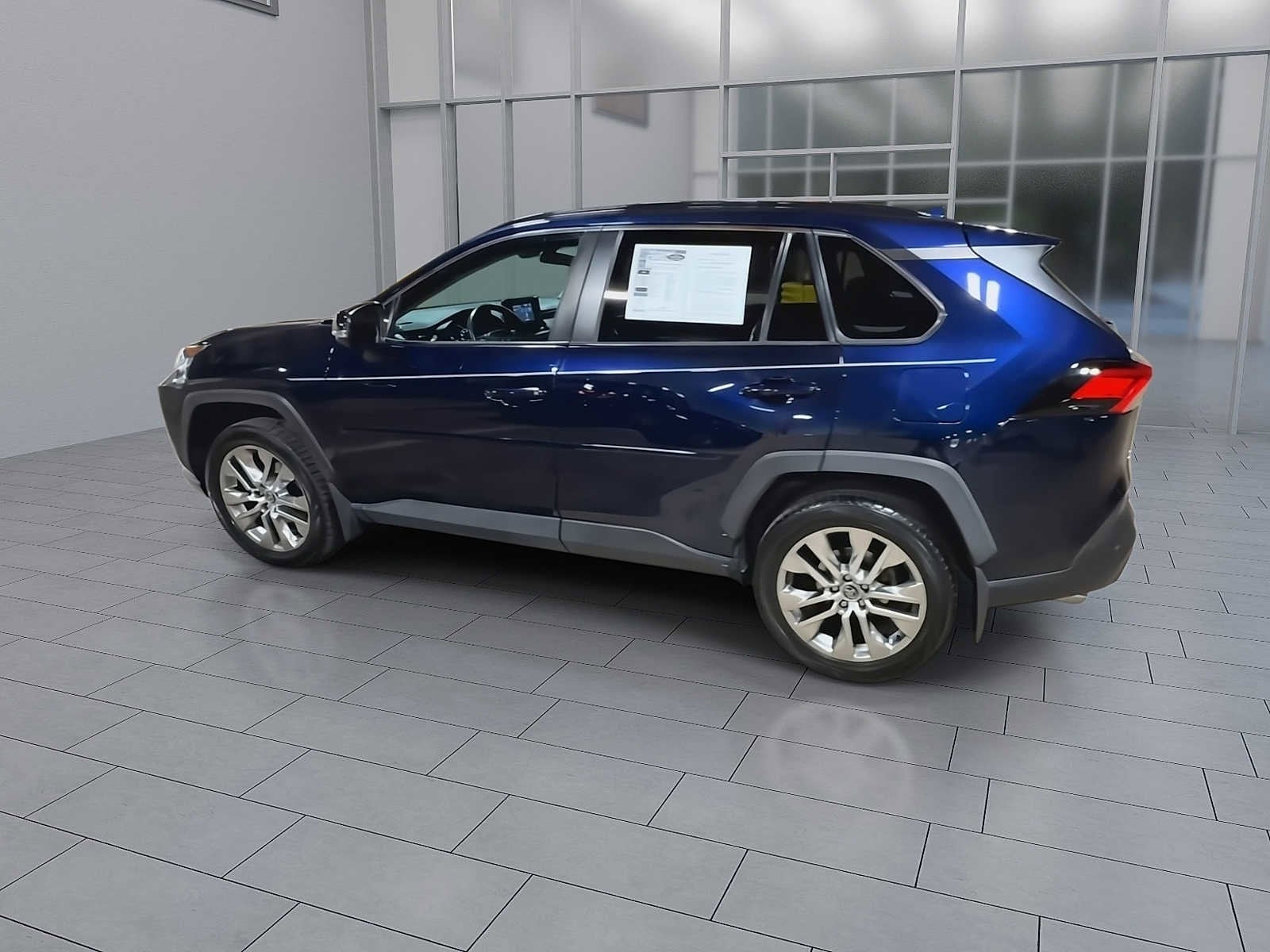 Thumbnail: 2020 Toyota RAV4 - 6