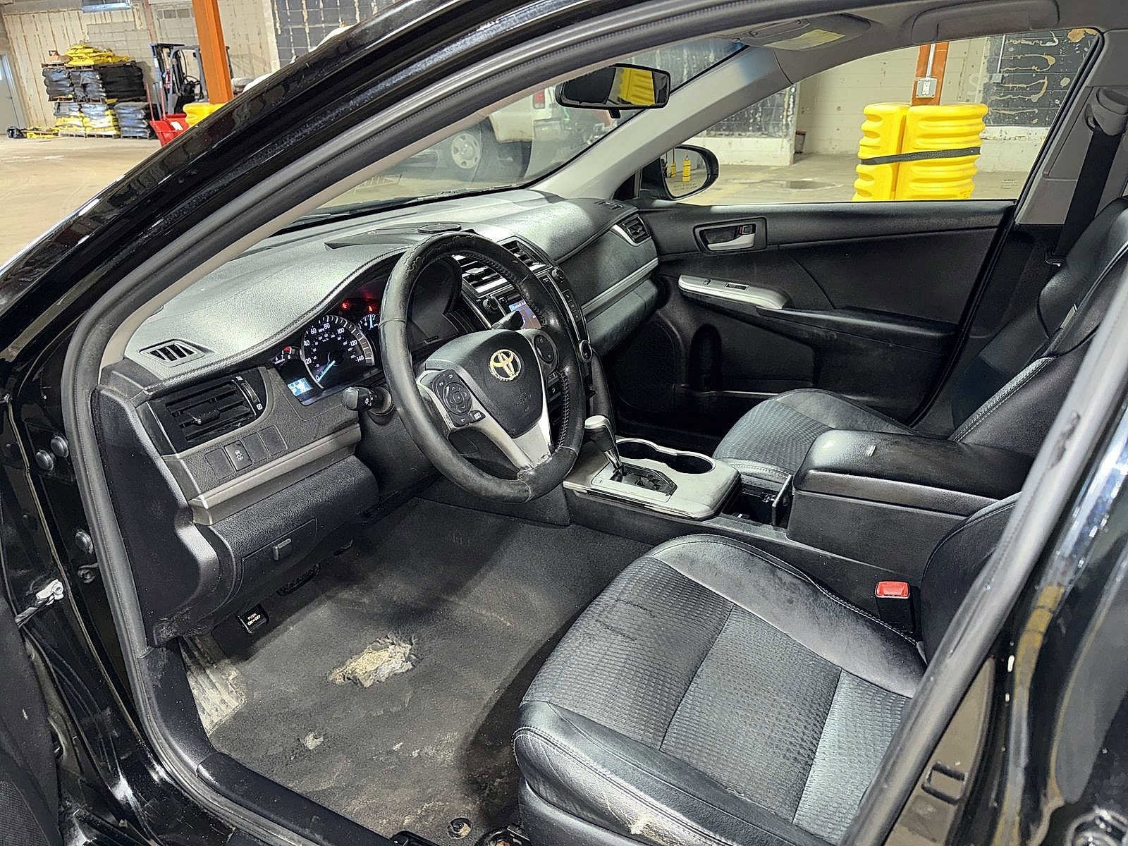 Thumbnail: 2012 Toyota Camry - 25