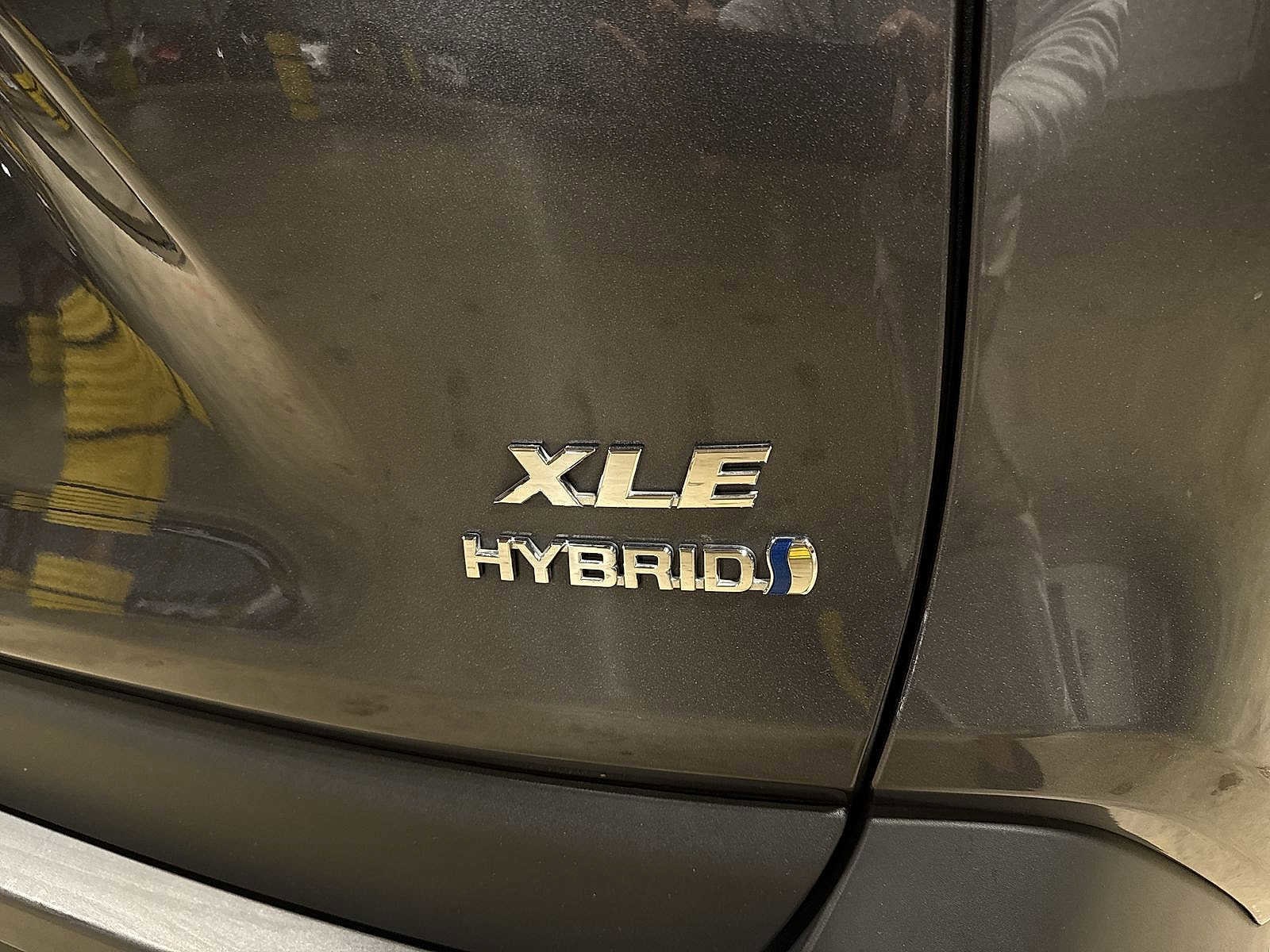 Thumbnail: 2023 Toyota RAV4 - 28