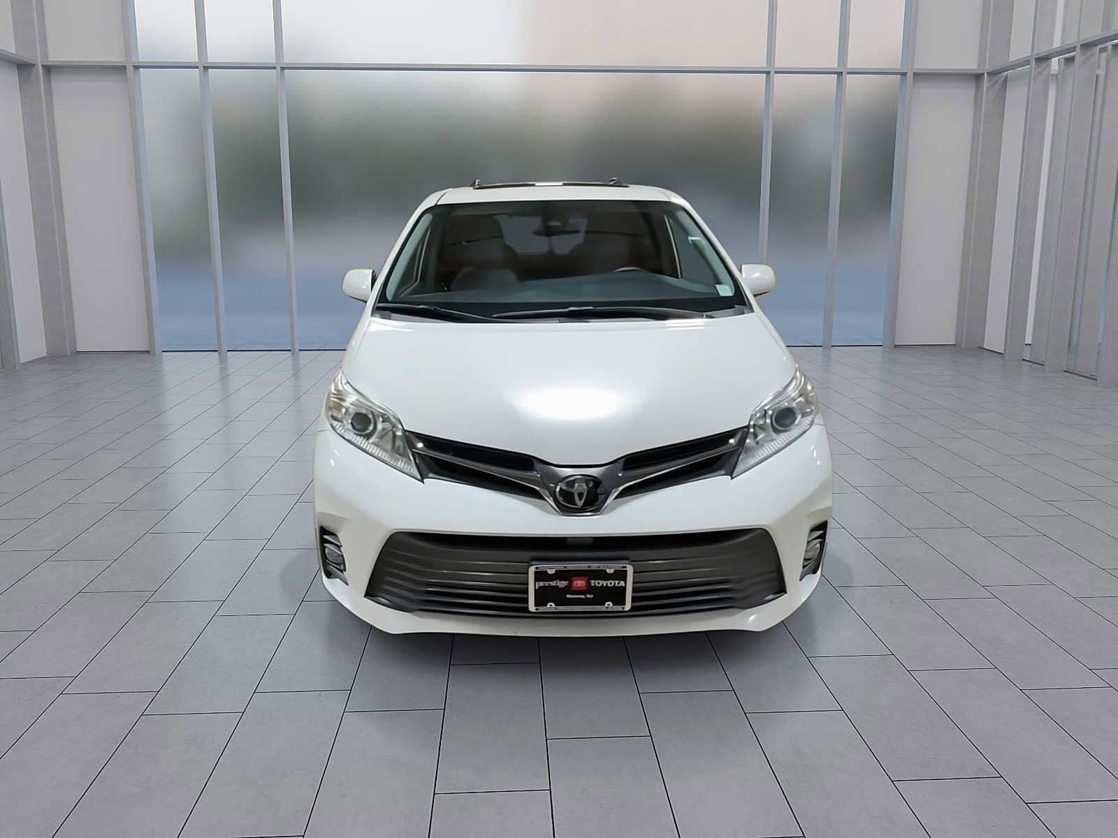 Thumbnail: 2020 Toyota Sienna - 3