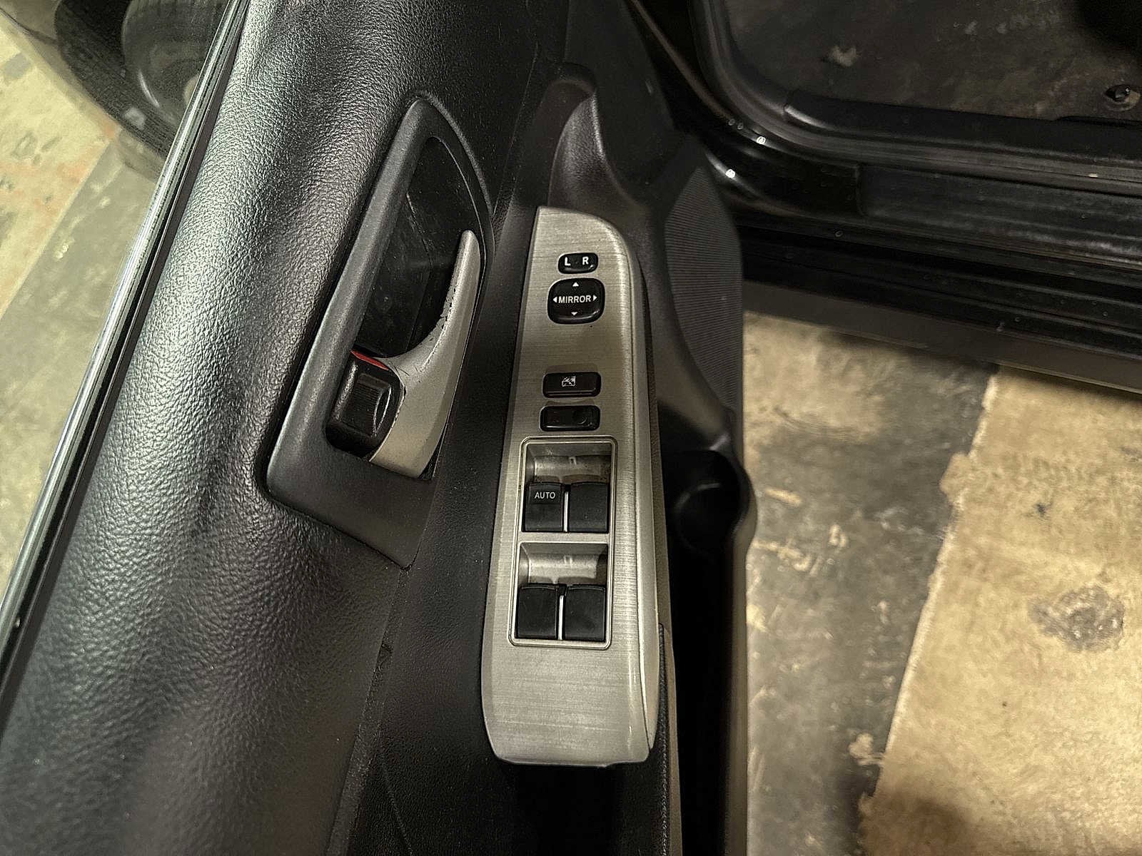 Thumbnail: 2012 Toyota Camry - 21