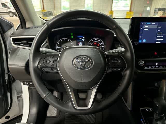 Thumbnail: 2023 Toyota Corolla Cross - 18