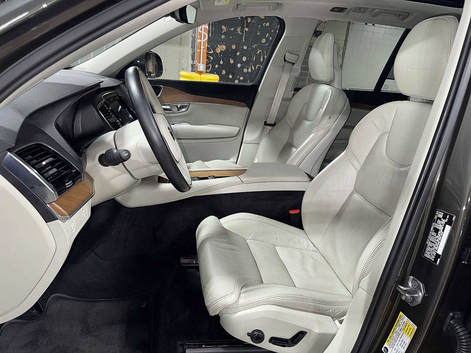 Thumbnail: 2018 Volvo XC90 - 14