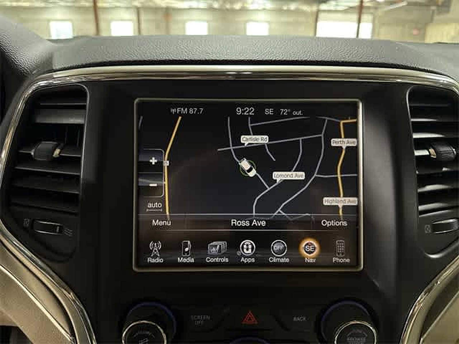 Thumbnail: 2015 Jeep Grand Cherokee - 32