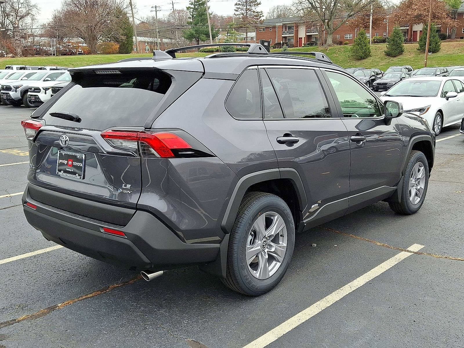 Thumbnail: 2025 Toyota RAV4 - 12