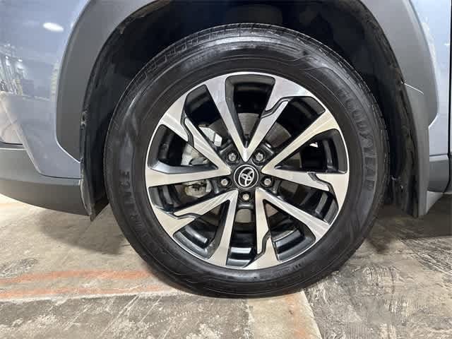 2024 Toyota Corolla Cross XLE 10