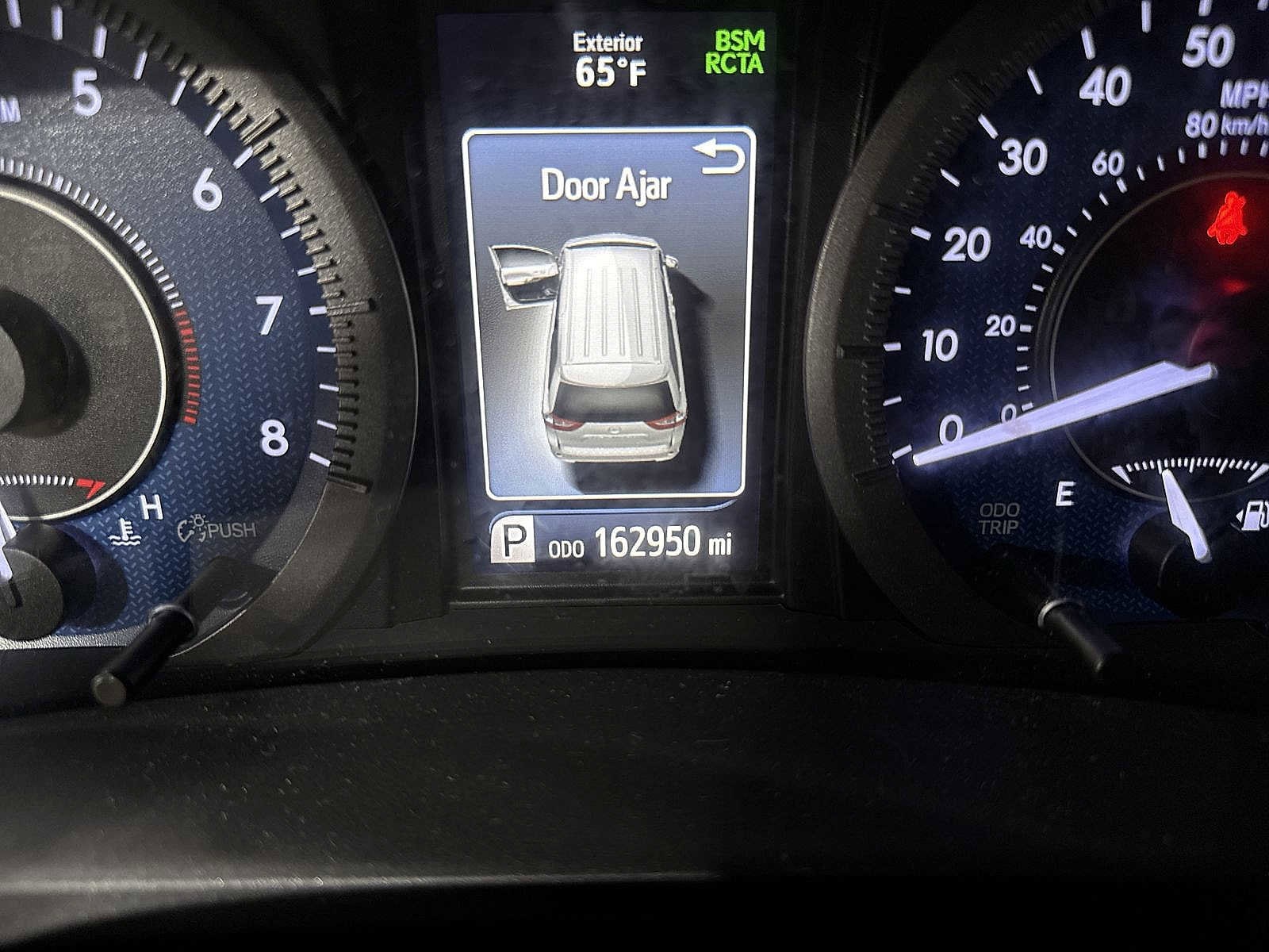 Thumbnail: 2020 Toyota Sienna - 19