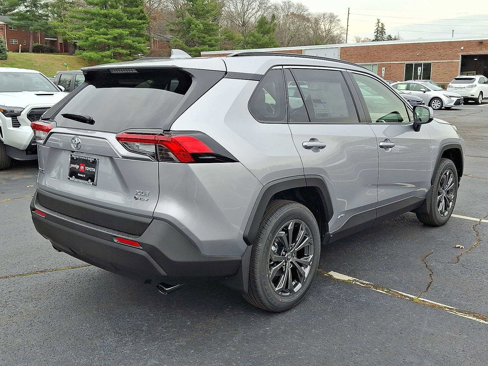 Thumbnail: 2025 Toyota RAV4 - 12