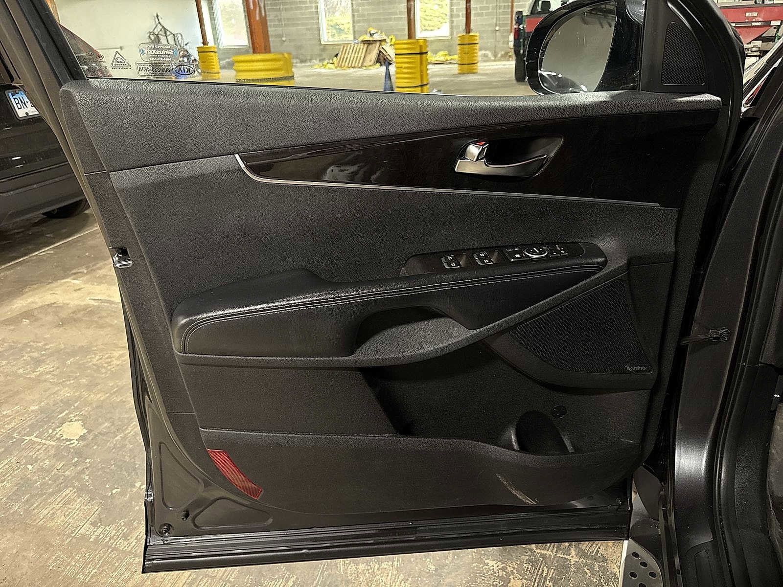 Thumbnail: 2016 Kia Sorento - 34