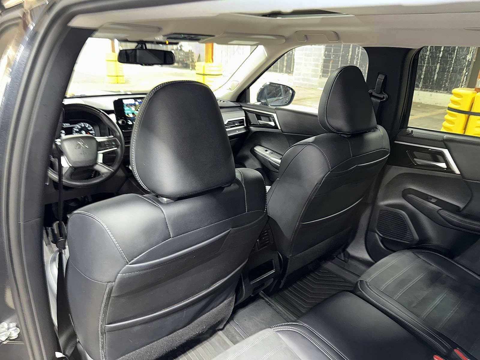 Thumbnail: 2024 Mitsubishi Outlander - 30