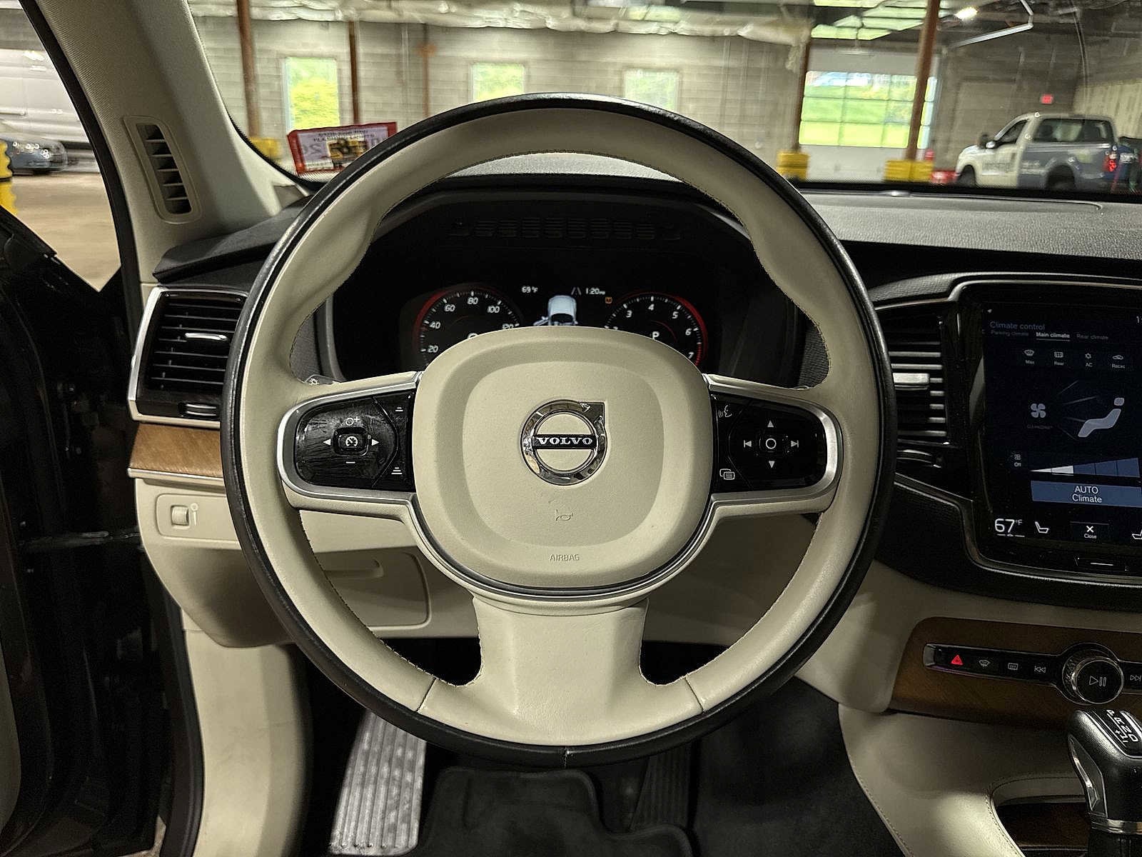 Thumbnail: 2018 Volvo XC90 - 18