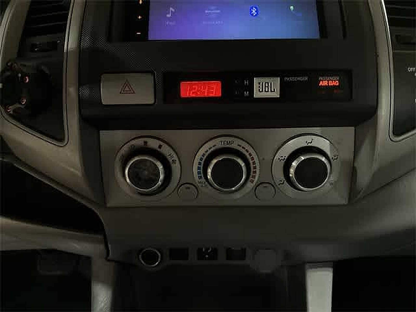 Thumbnail: 2011 Toyota Tacoma - 33