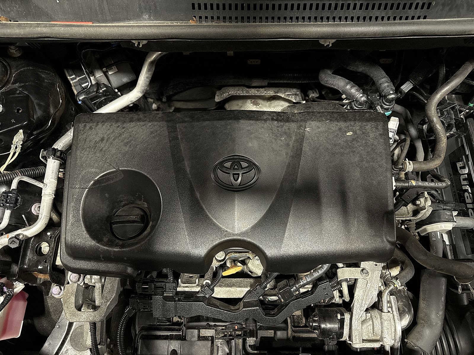 Thumbnail: 2019 Toyota RAV4 - 12