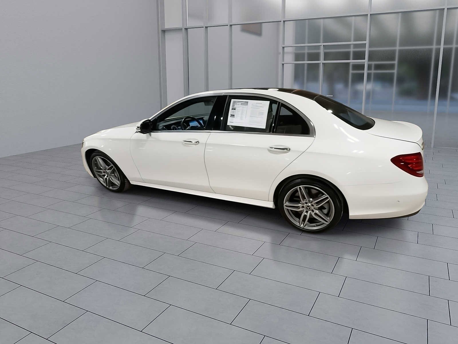 Thumbnail: 2019 Mercedes-Benz E-Class - 6