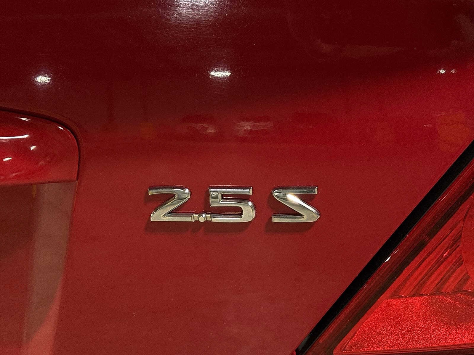 Thumbnail: 2011 Nissan Altima - 25