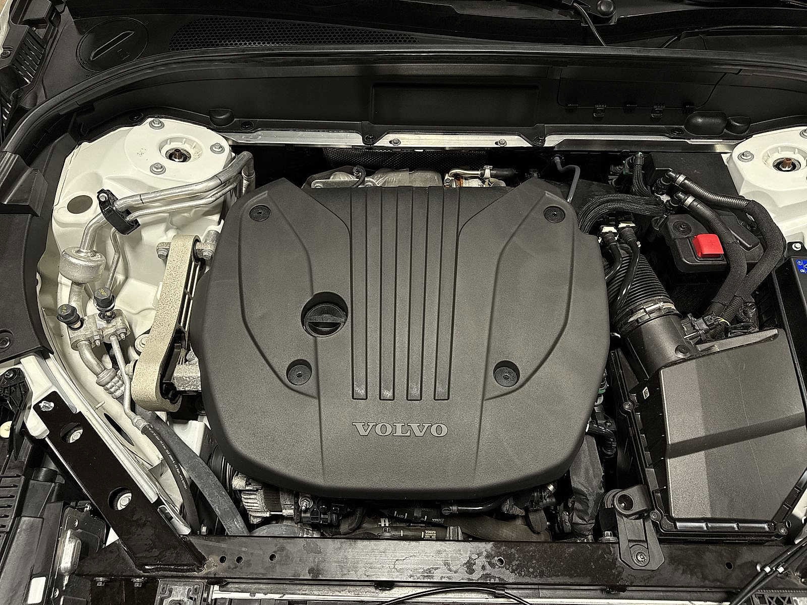 Thumbnail: 2023 Volvo XC60 - 12