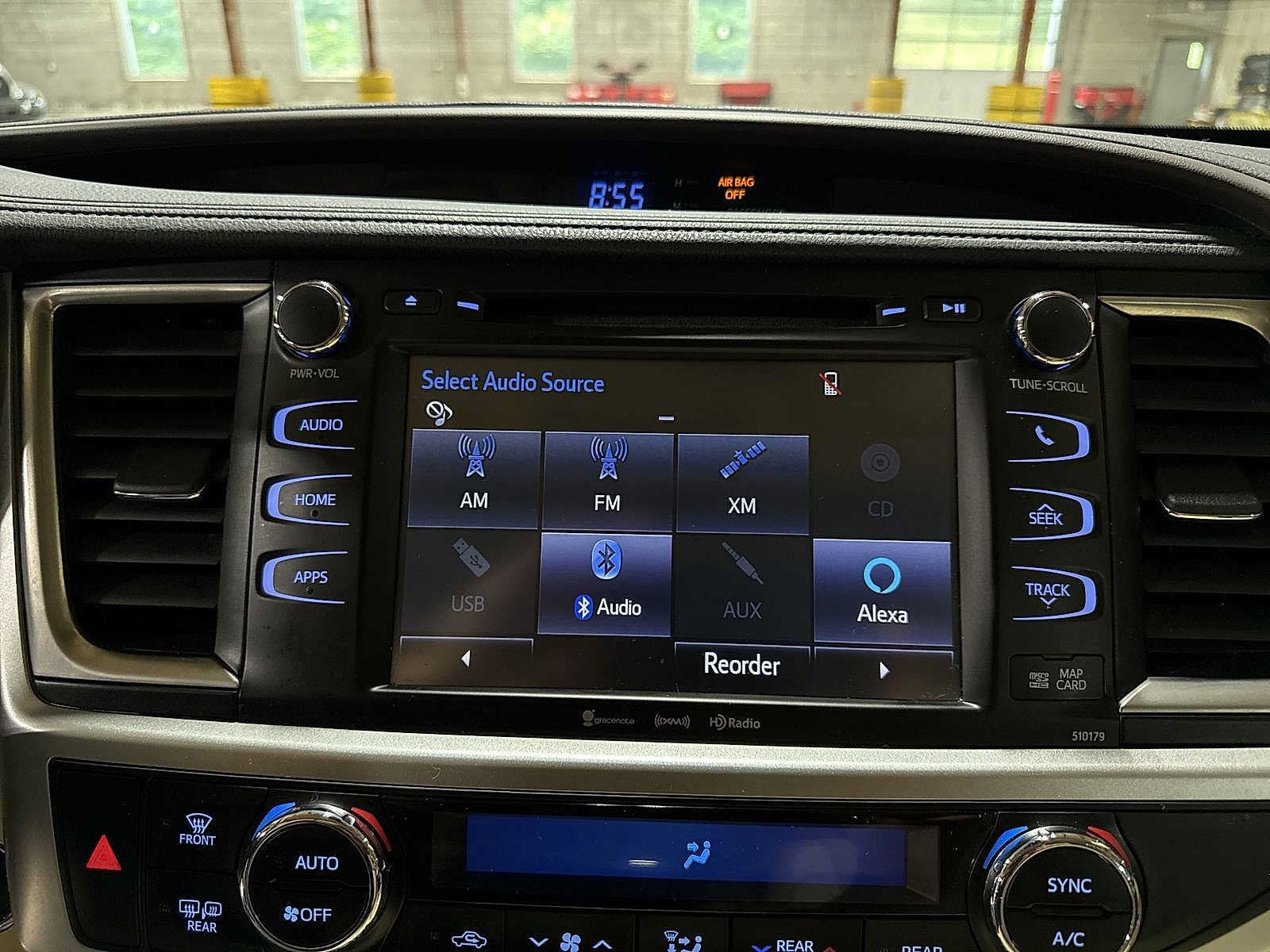 Thumbnail: 2017 Toyota Highlander - 22