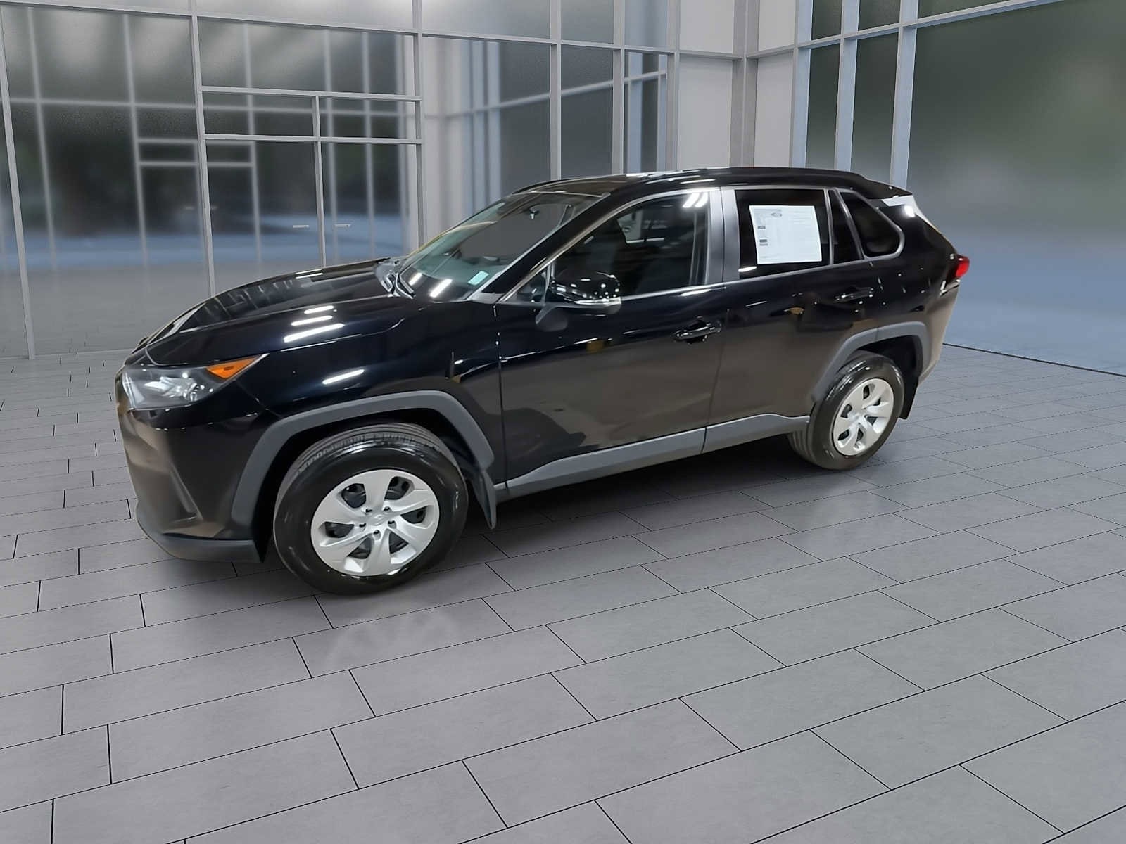 Thumbnail: 2019 Toyota RAV4 - 4