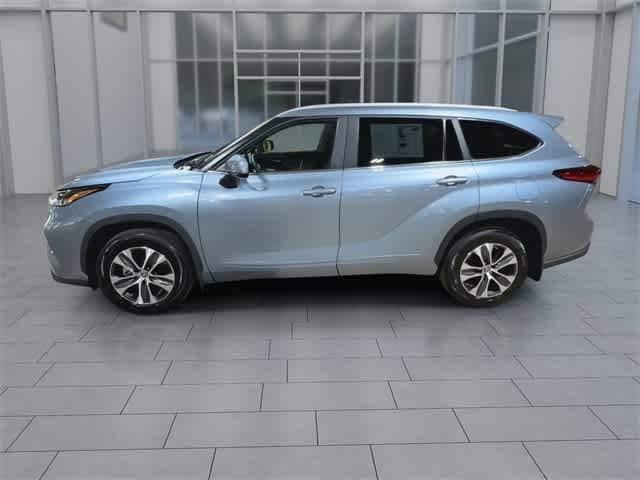 Thumbnail: 2023 Toyota Highlander - 5