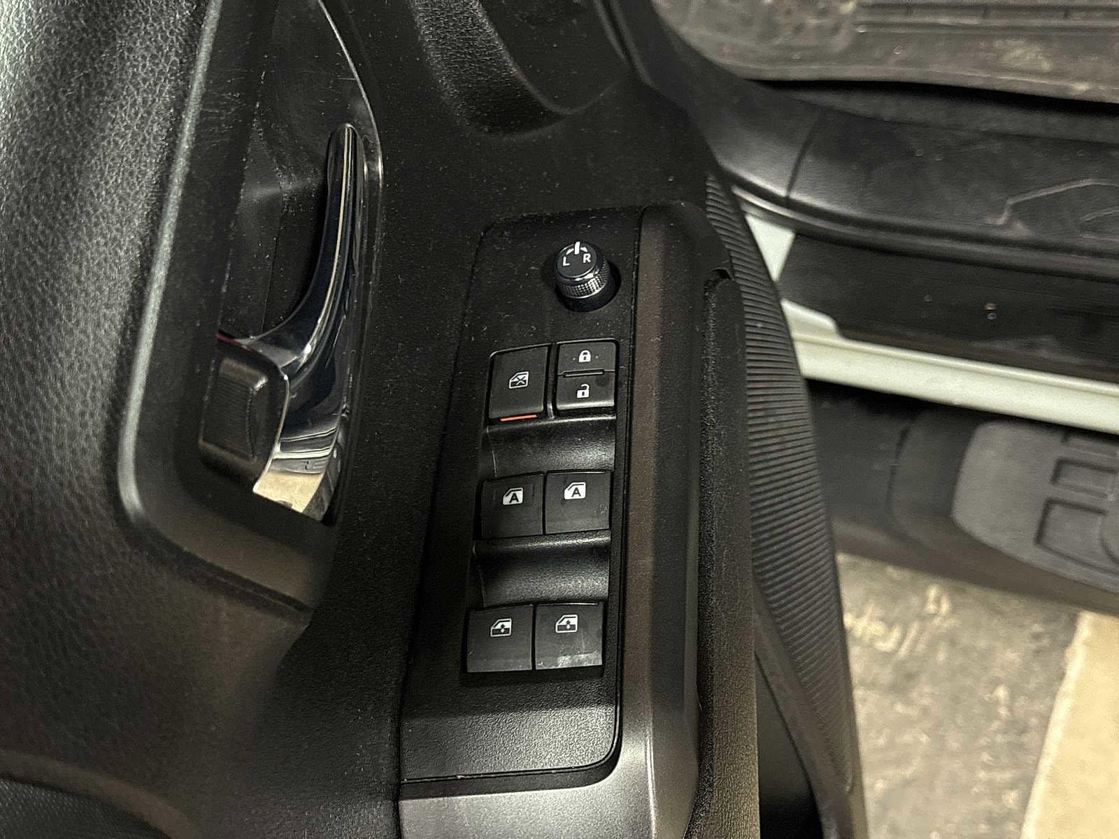 Thumbnail: 2022 Toyota Tacoma - 22