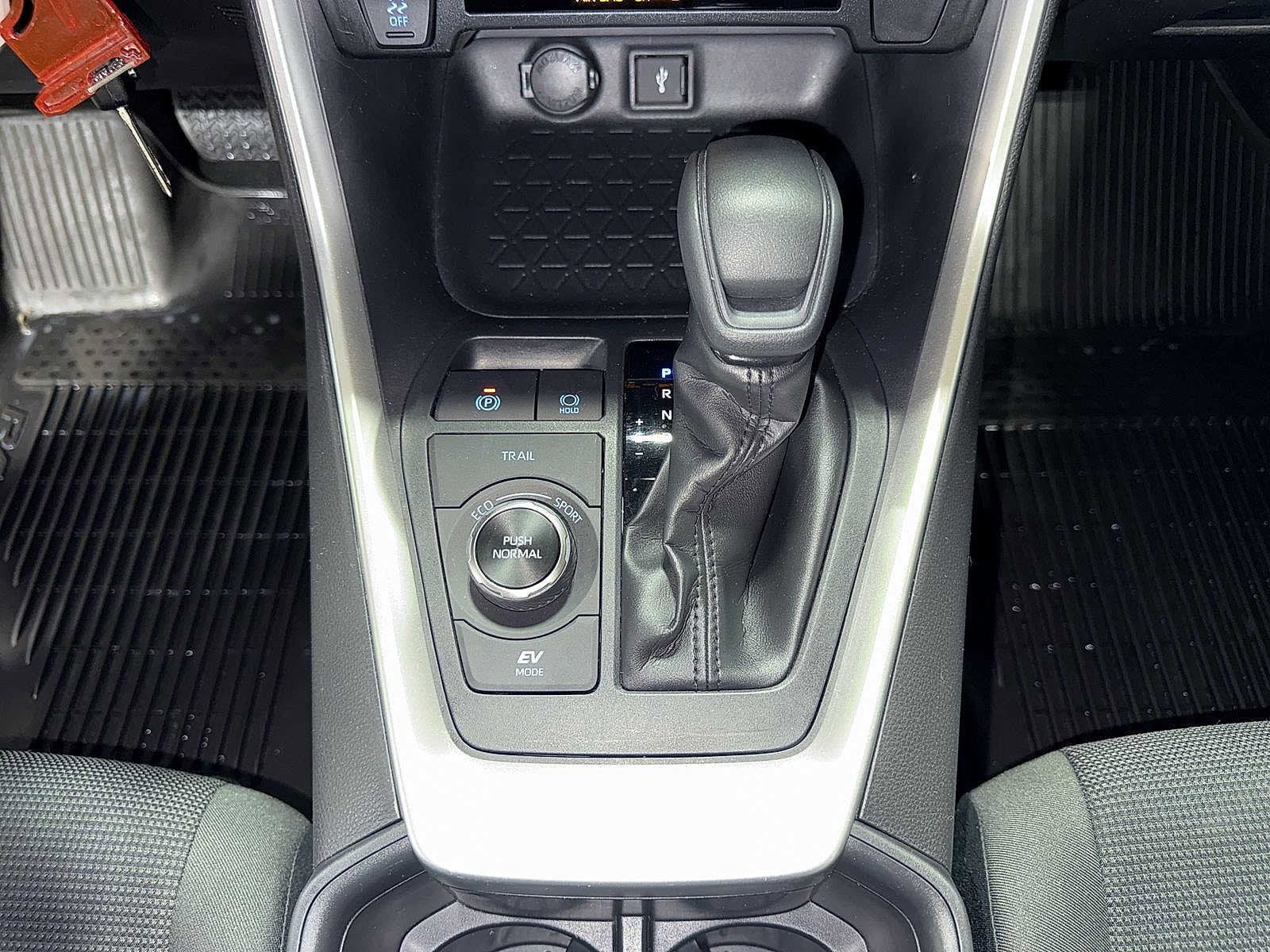 Thumbnail: 2022 Toyota RAV4 - 30
