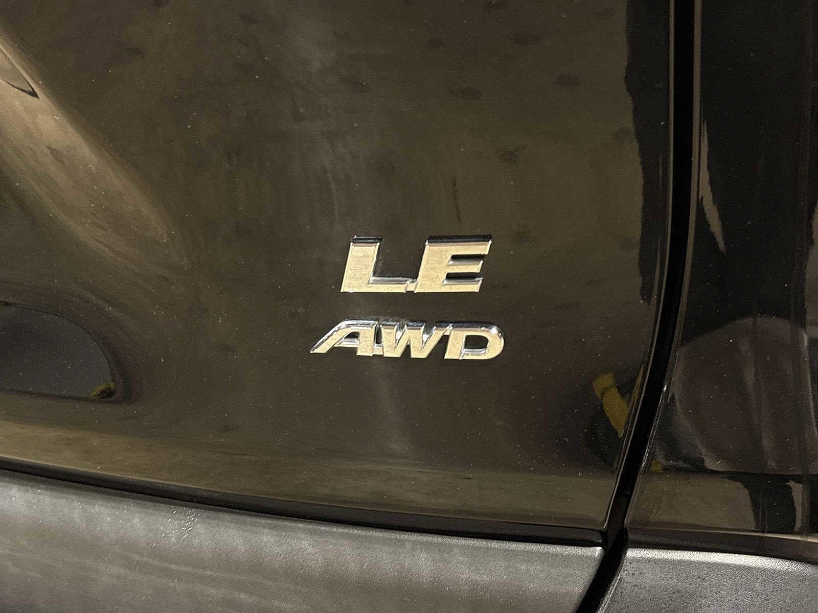 Thumbnail: 2021 Toyota RAV4 - 25