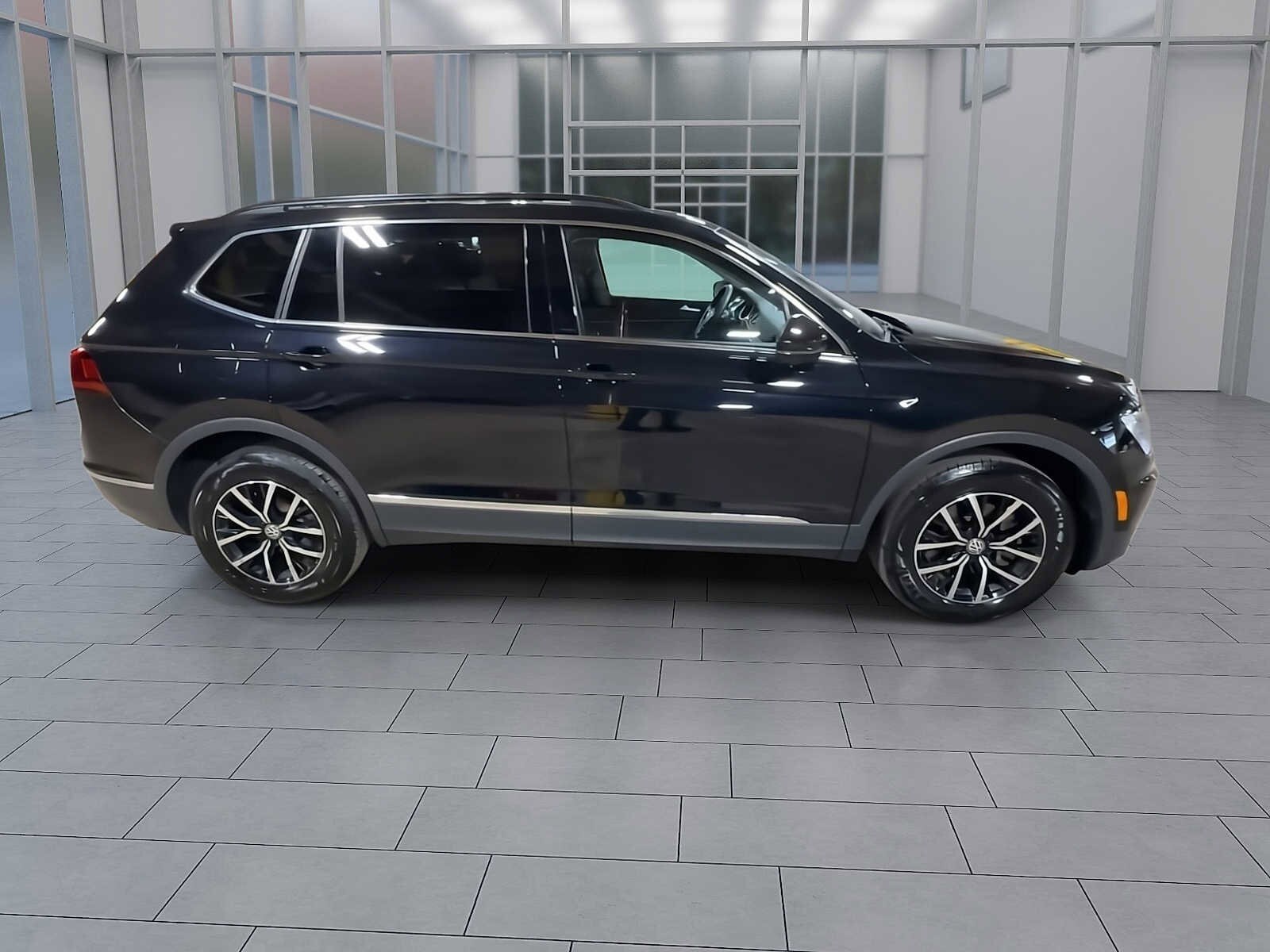 Thumbnail: 2021 Volkswagen Tiguan - 9