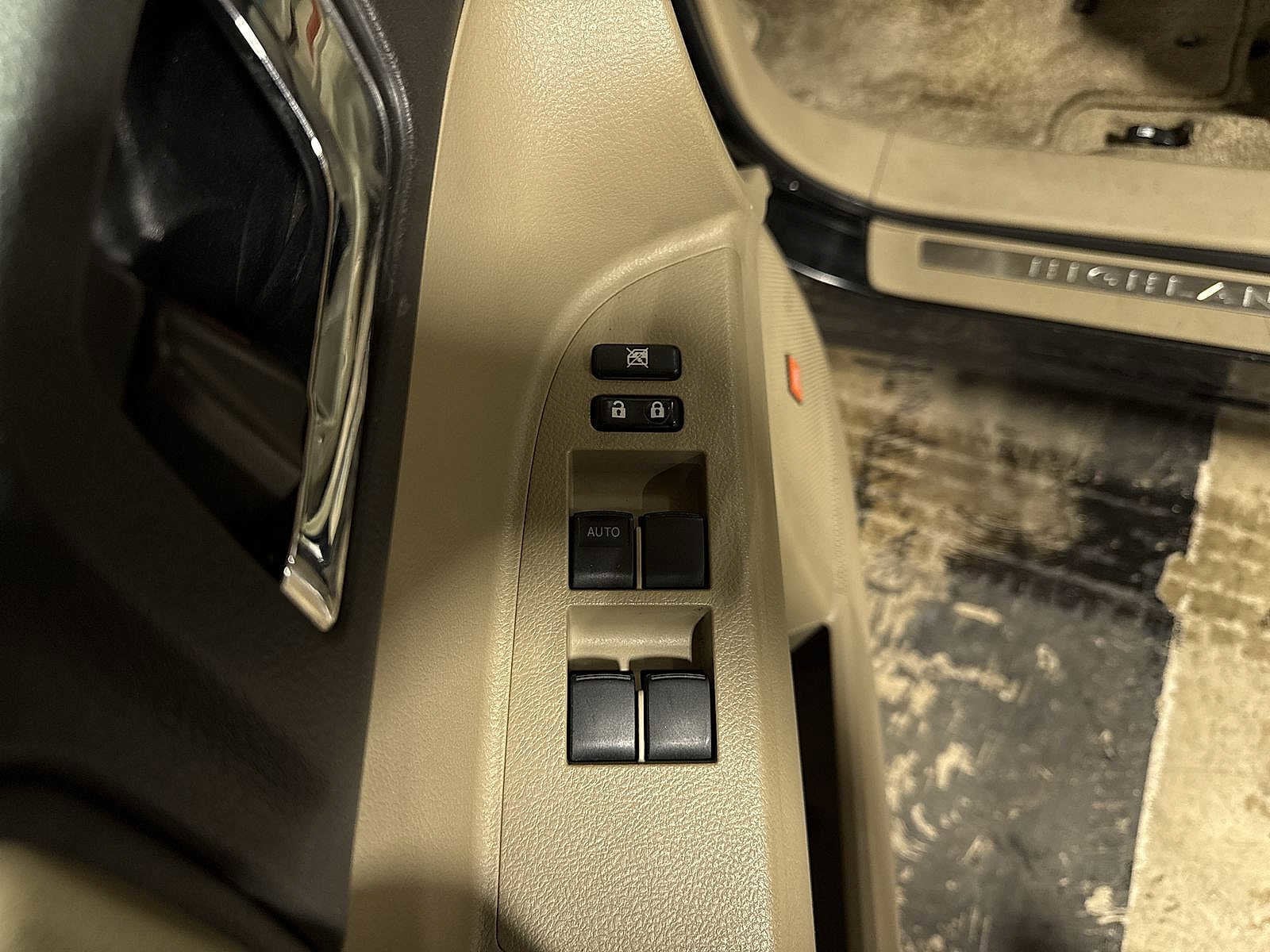 Thumbnail: 2008 Toyota Highlander - 24