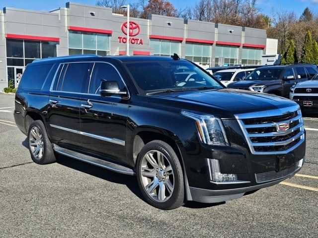 Thumbnail: 2017 Cadillac Escalade - 3
