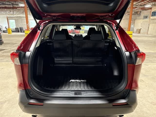 2022 Toyota RAV4 LE 11