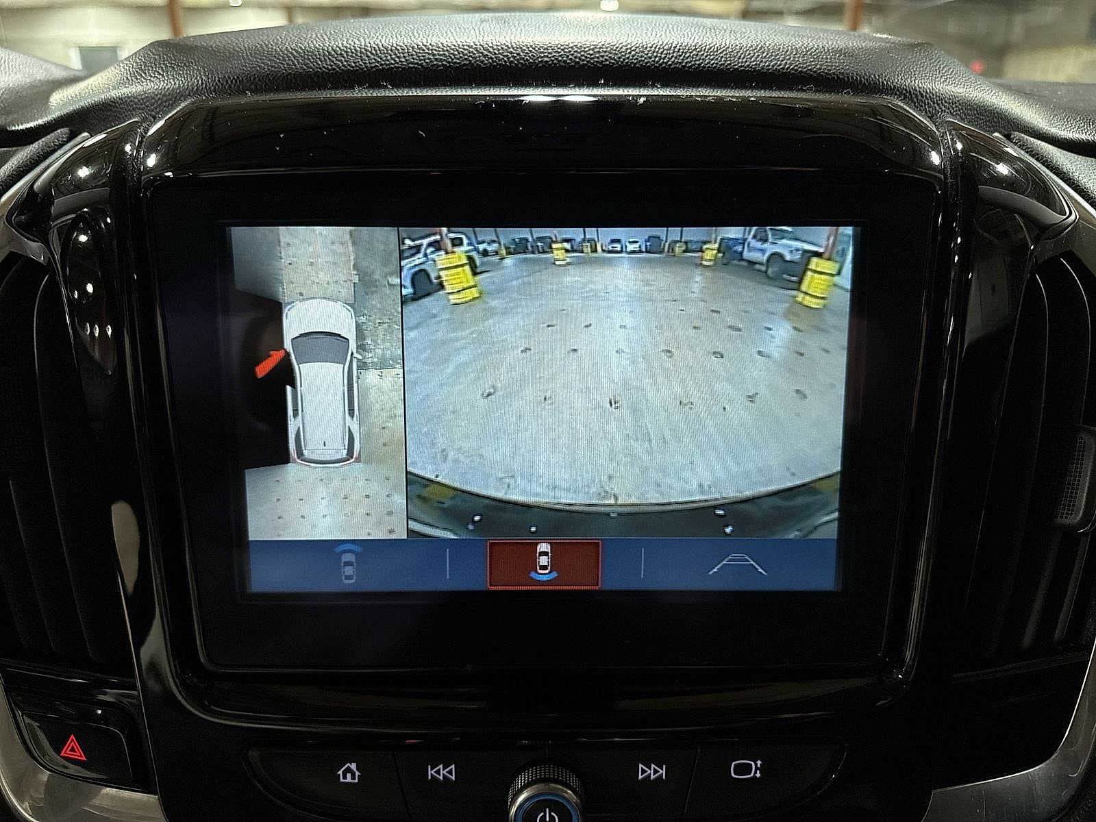 Thumbnail: 2019 Chevrolet Traverse - 26