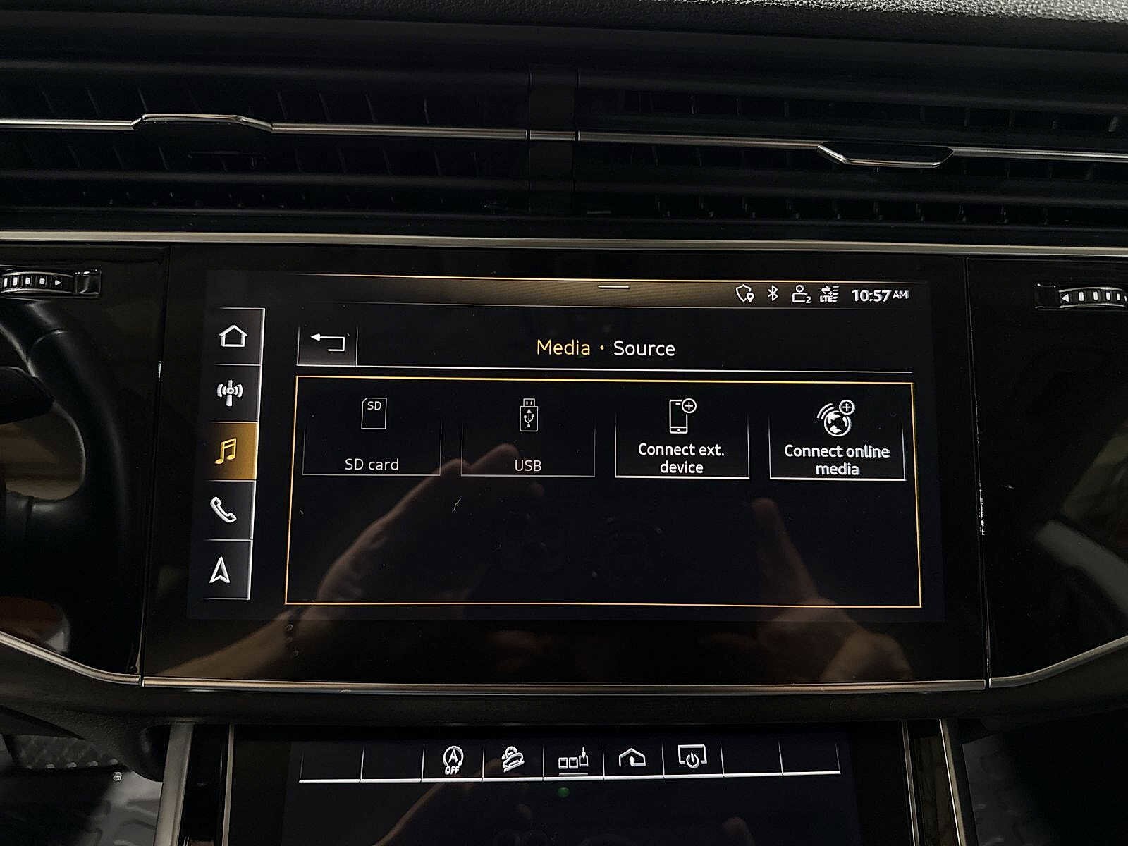 Thumbnail: 2020 Audi Q8 - 21