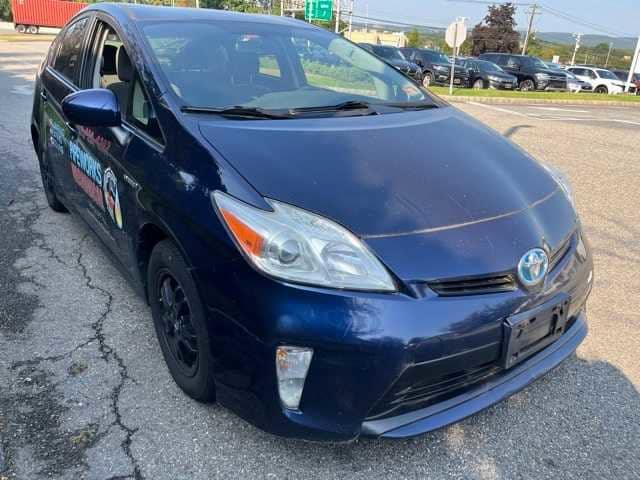 Thumbnail: 2015 Toyota Prius - 3