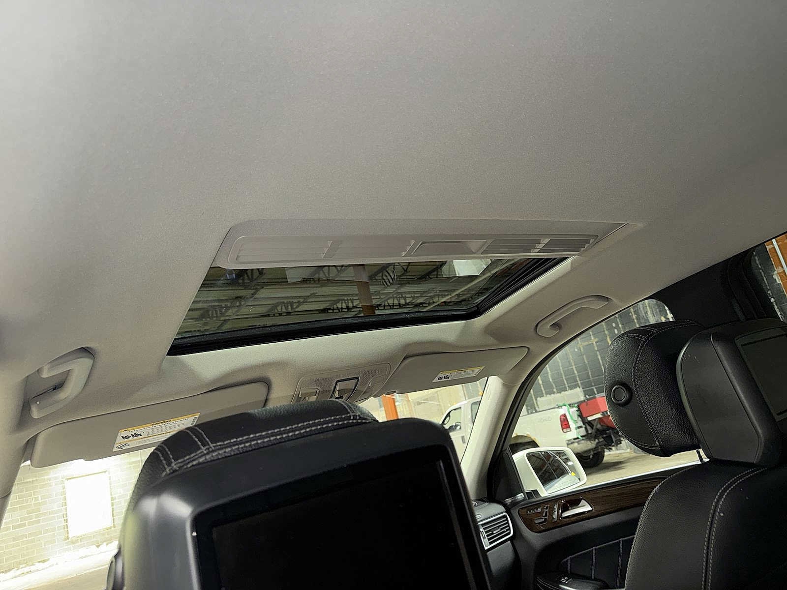 Thumbnail: 2013 Mercedes-Benz GL-Class - 24