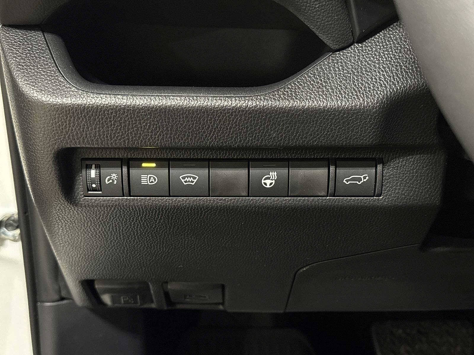 Thumbnail: 2025 Toyota RAV4 - 31