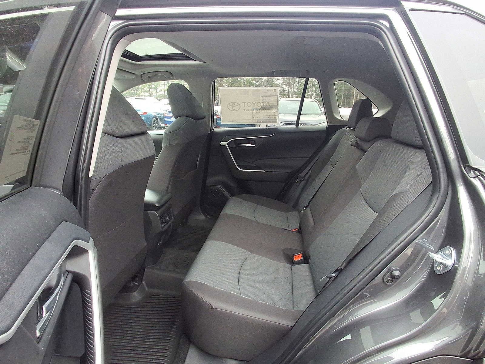 Thumbnail: 2025 Toyota RAV4 - 19