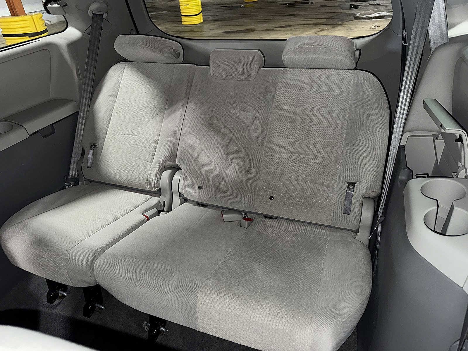 Thumbnail: 2014 Toyota Sienna - 17