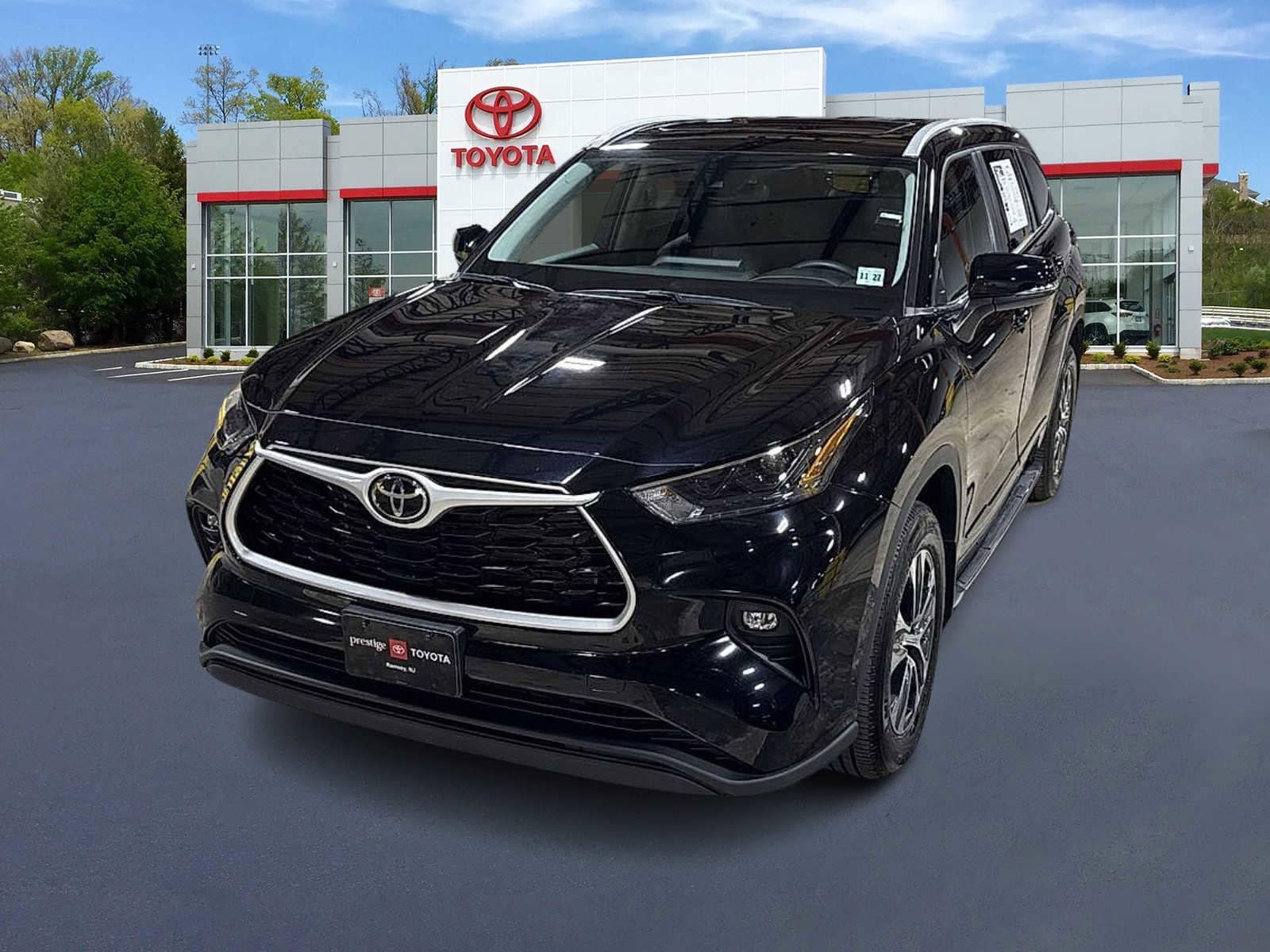 Thumbnail: 2023 Toyota Highlander - 1